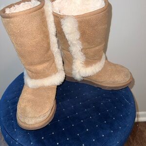 UGG KIDS' SUNBURST TALL
BOOTS